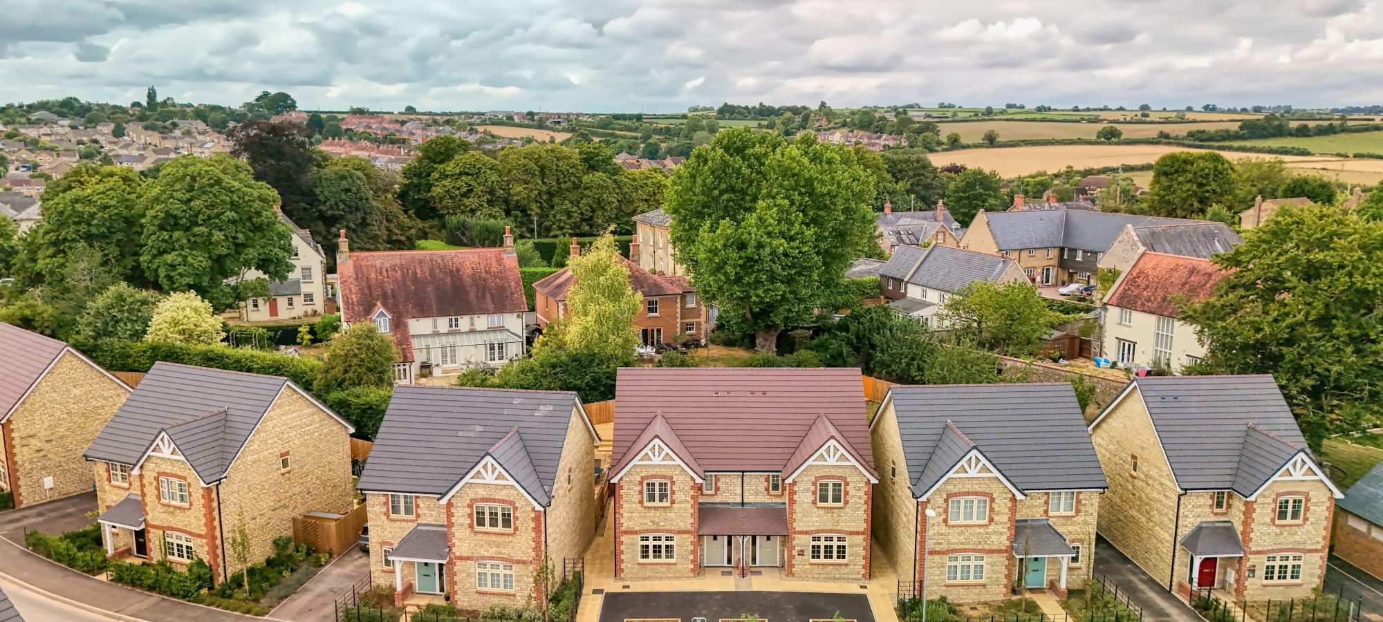 <h1>A stunning new <br>development in <br>beautiful Somerset&nbsp;</h1>