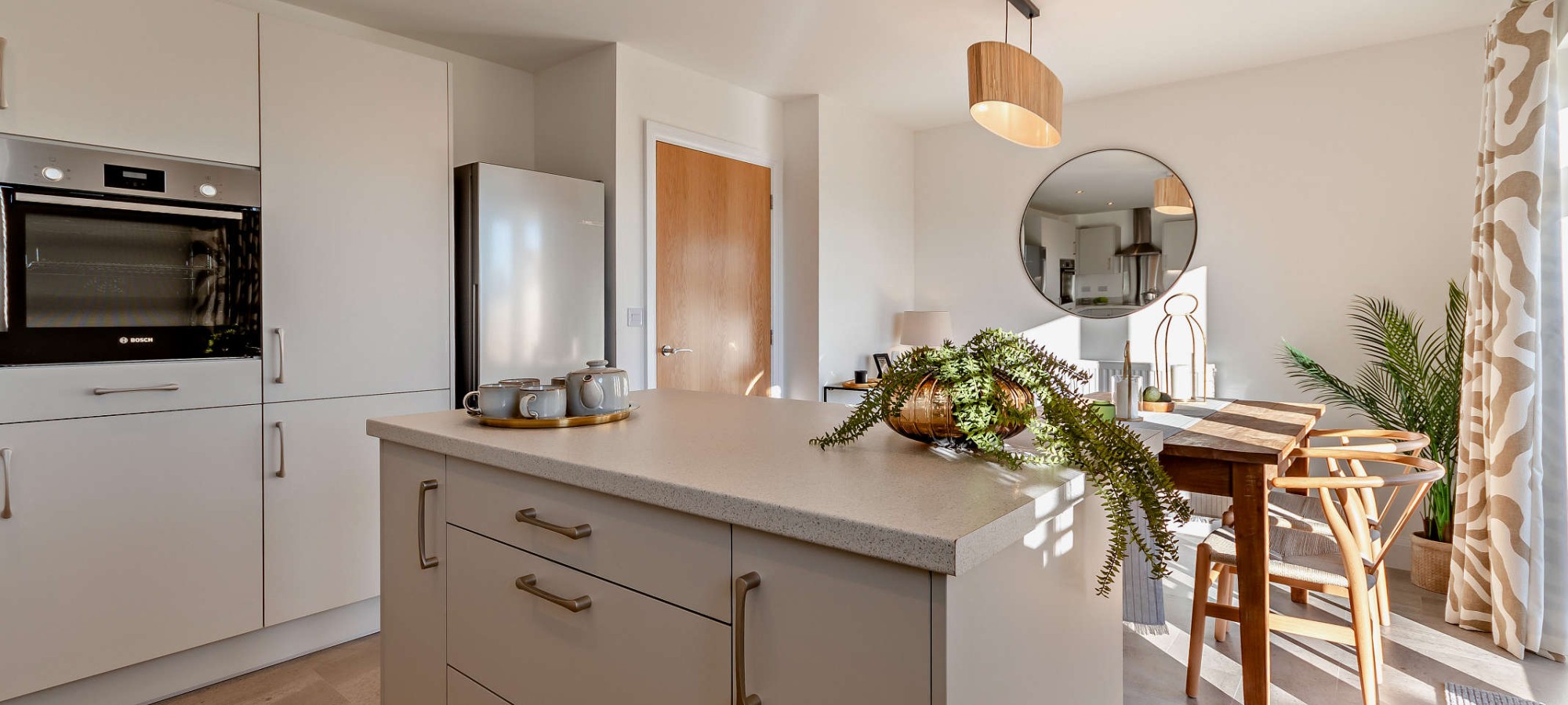 <h1>Discover a range <br>of beautifully <br>designed homes</h1>